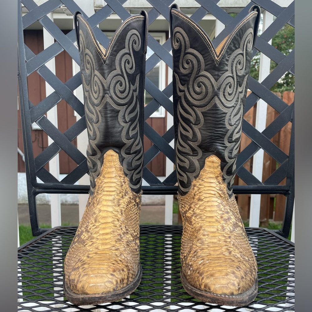 Tony Lama vintage snake cowboy boots